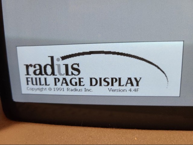 Radius Full Page Display SE ROM Version 4.4 (1992)