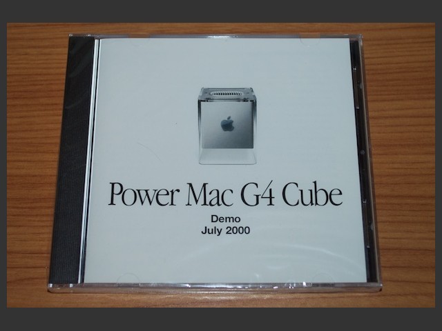 Power Mac G4 Cube In-store Demo (2000)