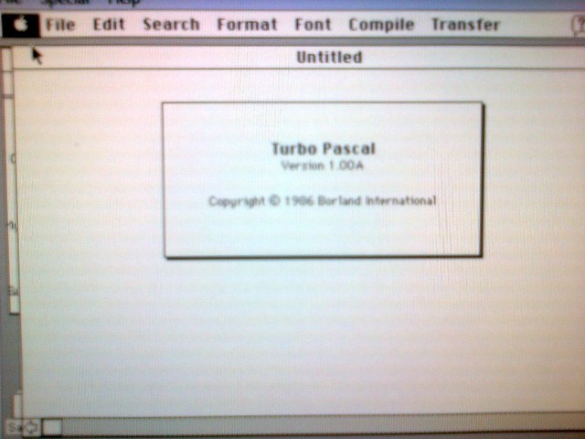 Turbo Pascal 1.0 - Splash window 