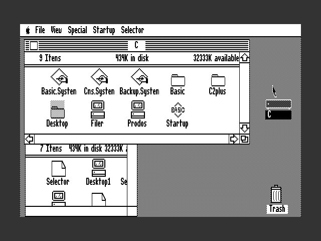 Apple IIe Desktop (1986)