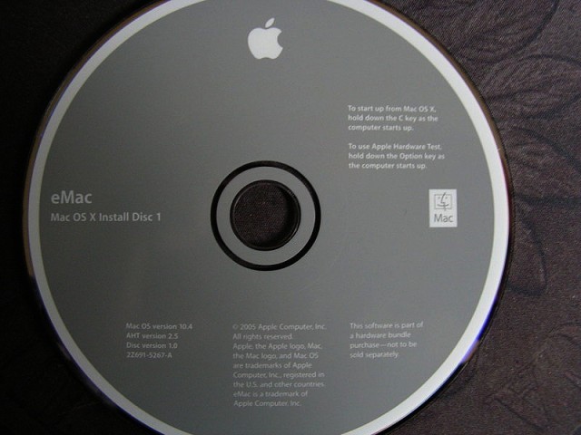 eMac OS X 10.4 Install Disks 1&2 (2005)